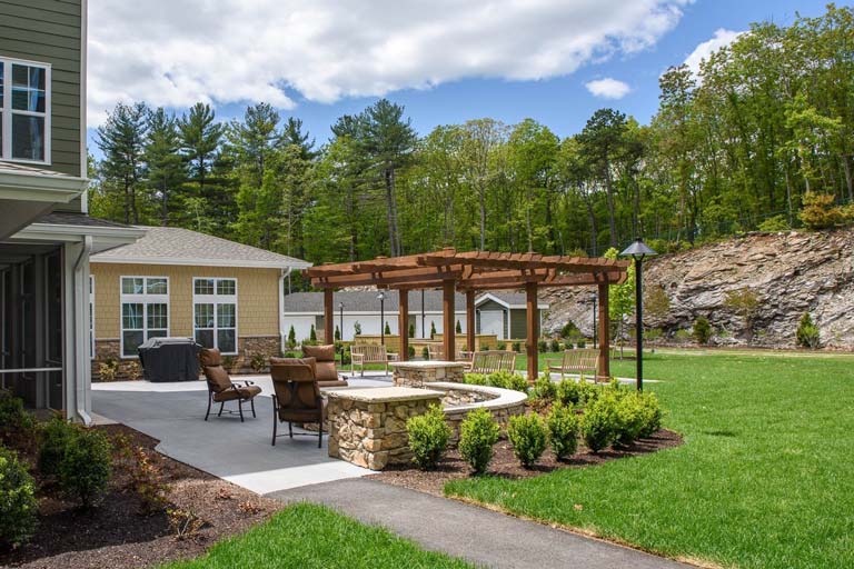 The outdoor patio at Ashton Gardens